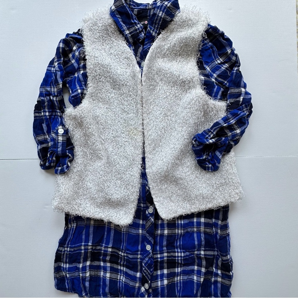 Amy Byer blue white plaid tunic button up shirt white fuzzy vest girls‎ 16